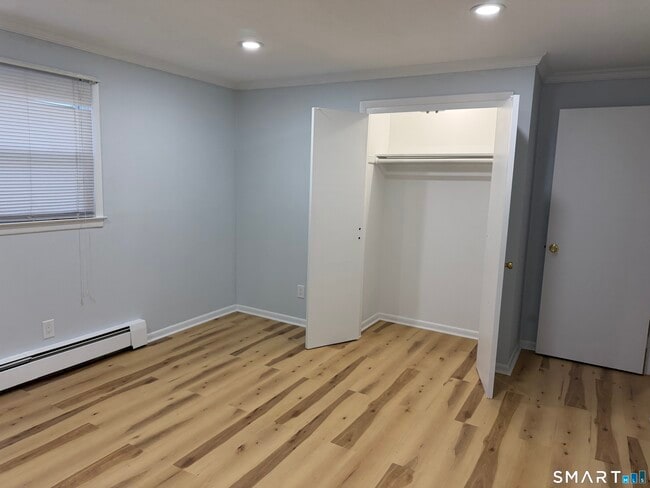 Building Photo - 305 Wiklund Ave