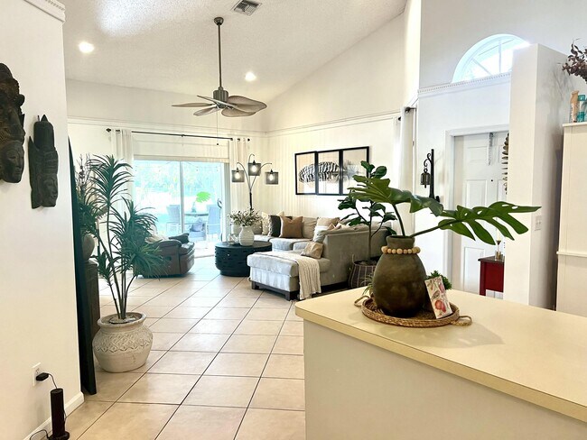 Building Photo - 10614 Lake Shore Dr