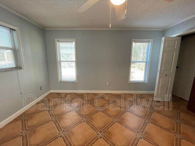 Building Photo - 12813 Starling Dr