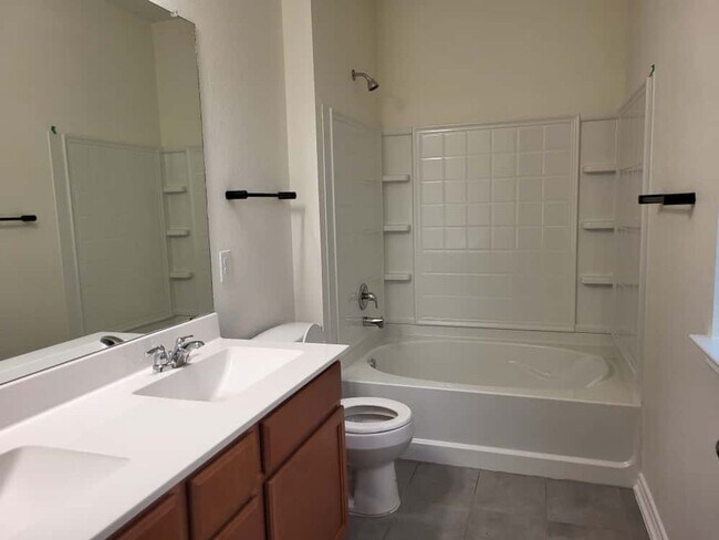 Building Photo - New Home In Cul de sac