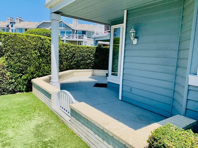 Building Photo - Perched above the stunning Dana Point Harbor, this gorgeous two-story condo offers breathtaking h...