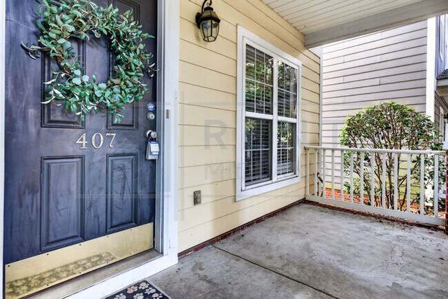 Building Photo - Townhouse in Hampton Forest