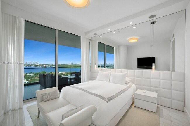 Building Photo - 10203 Collins Ave