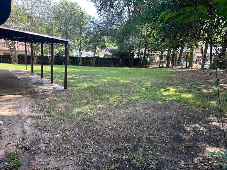 Building Photo - 867 Belden Dr