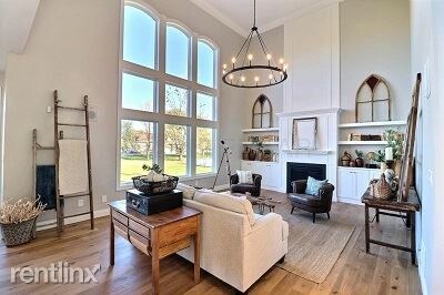 Building Photo - 4225 Timberline Dr S