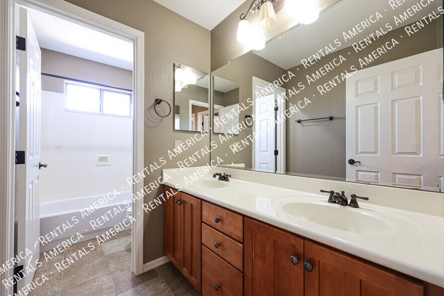 Building Photo - 26462 N 165th Dr