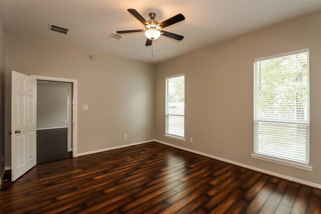 Building Photo - 1023 Casting Springs Way