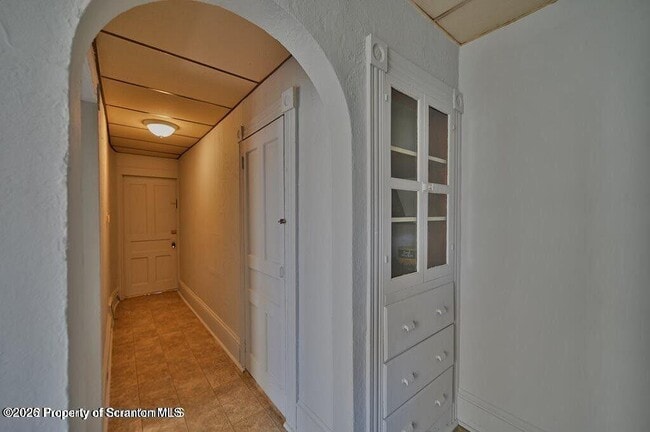 Building Photo - 1416 Capouse Ave