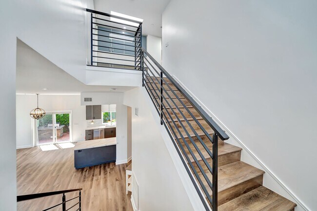 Building Photo - Modern 4-Bedroom Home in Prime West LA | Walkable, Spacious & Move-In Ready