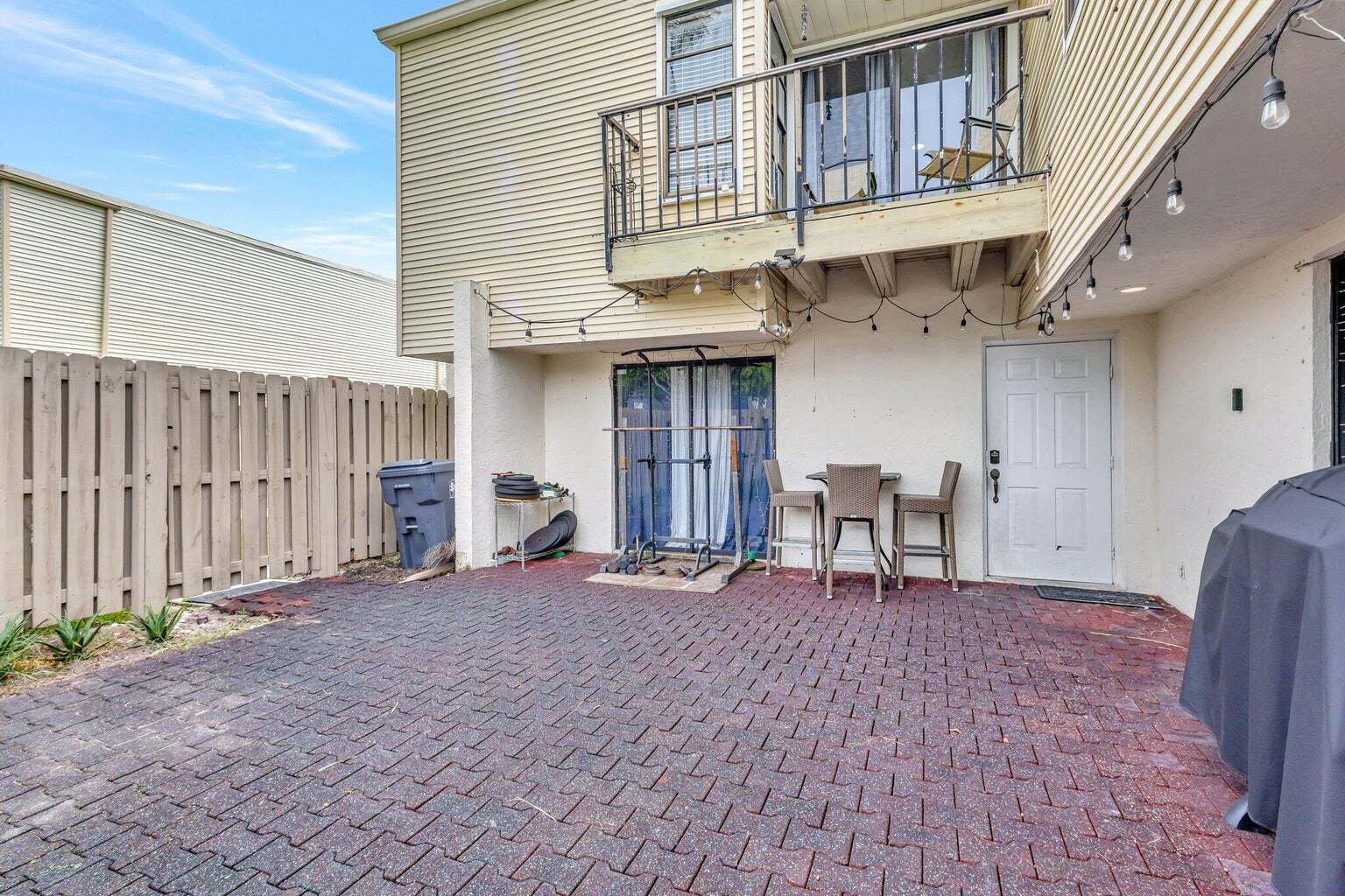 Building Photo - 1586 Shaker Cir
