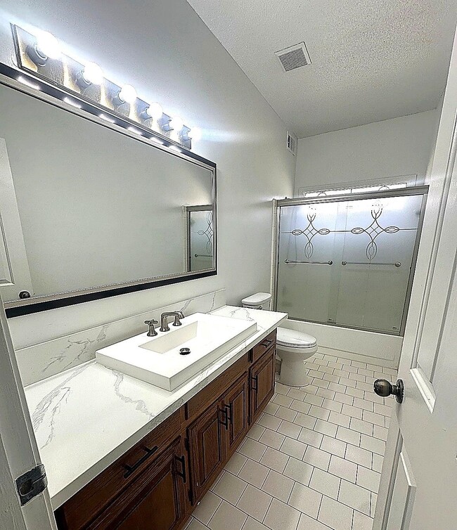 Building Photo - 6736 Kirby Trace Cove