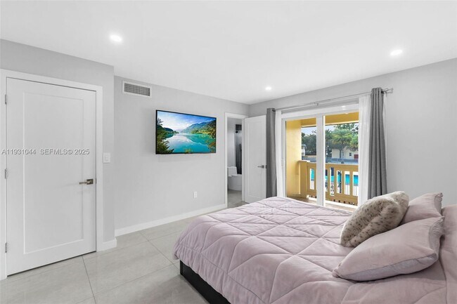 Building Photo - 8443 SW 137th Ave