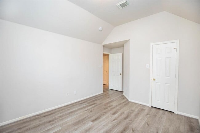 Building Photo - 2710 Falcon Knoll Ln