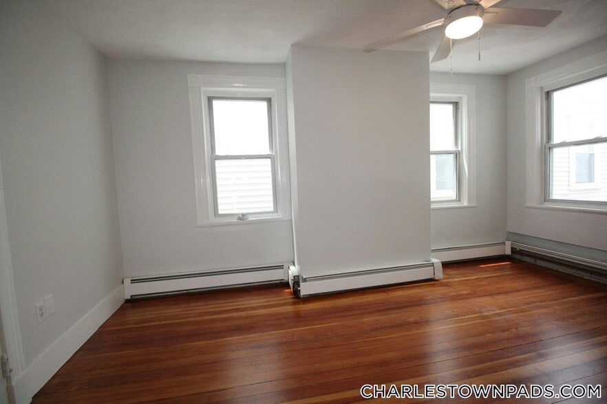 Building Photo - 12 Albion Pl