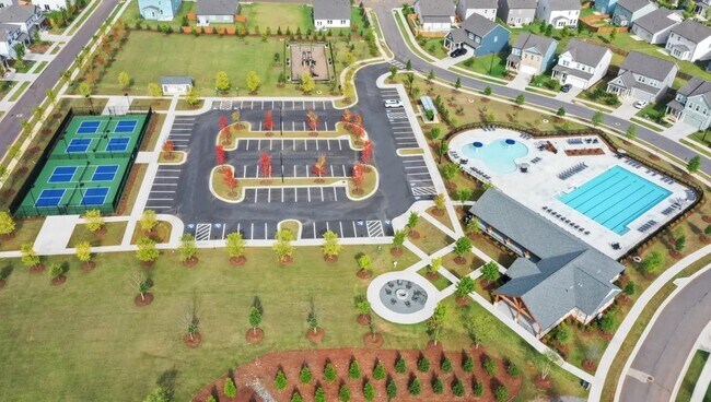 Building Photo - 853 York Aly