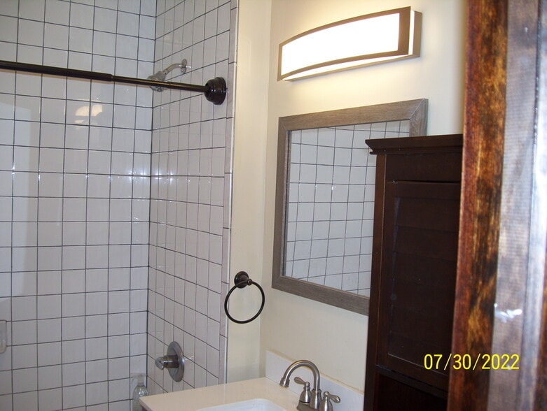 Ceramic Tile Tub & Shower - 751 N Salina St