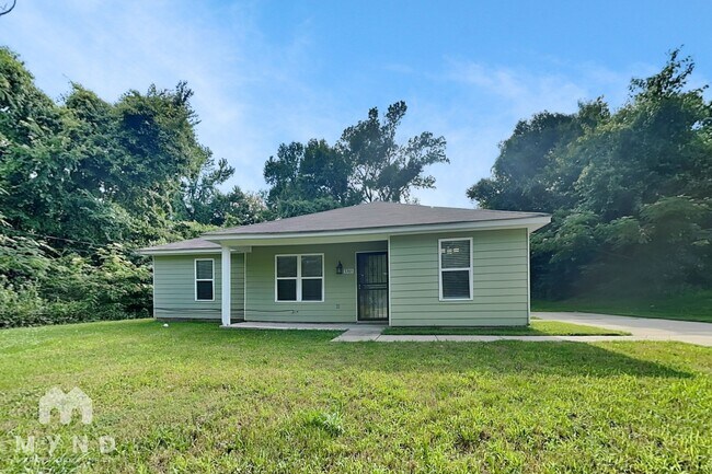 Building Photo - 3385 Reynard Rd