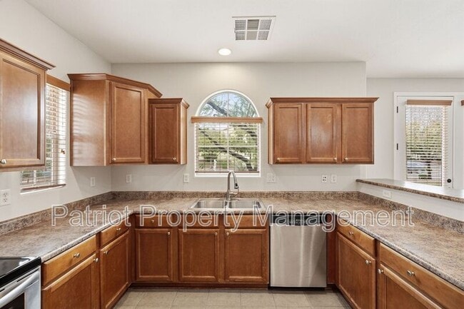 Building Photo - 13441 N 151st Dr