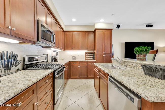 Building Photo - 1510 Silver Shadow Dr
