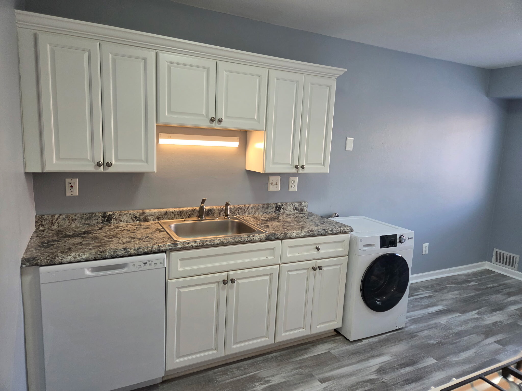 Kitchen - 24943 Mayfair St