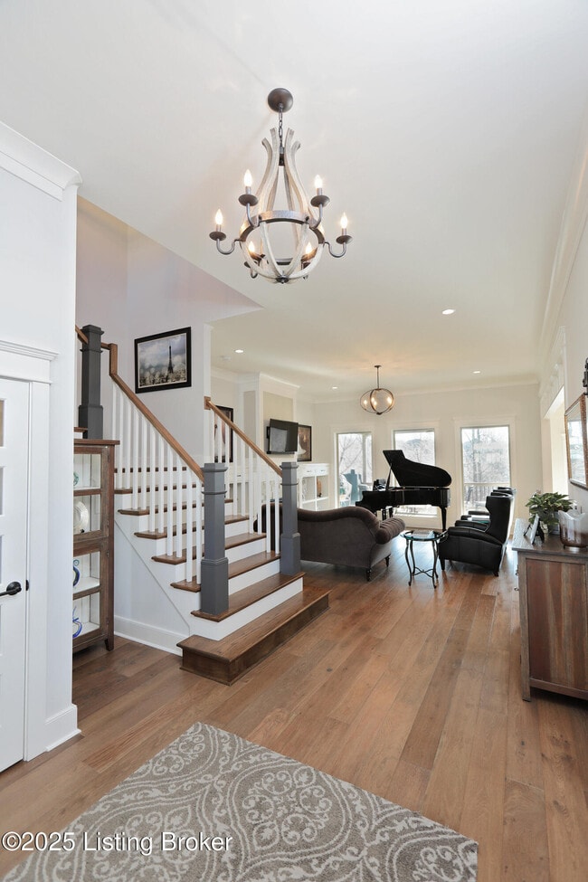 Building Photo - 14000 Glendower Dr