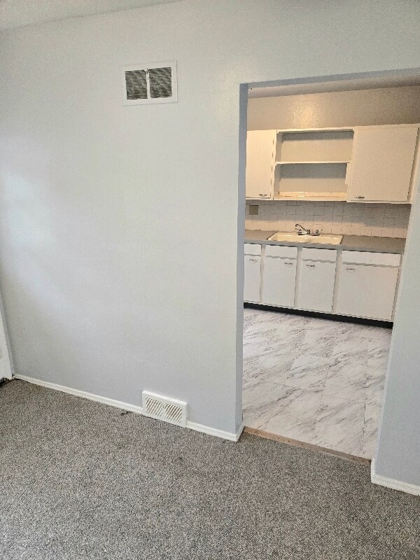 Building Photo - 7037 Paxton Rd