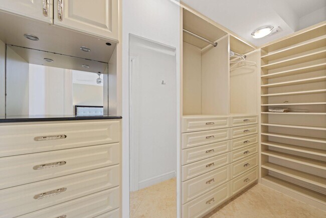 Building Photo - 100 Mac Farlane Dr