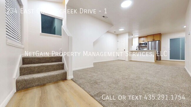 Building Photo - 234 E Cobblecreek Dr