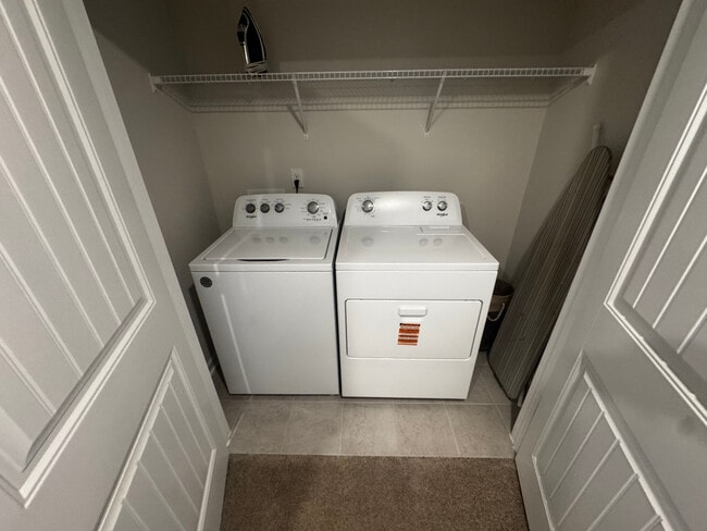 Building Photo - Room in Townhome on Chestnut Trce