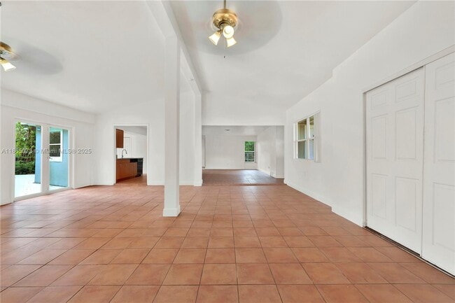 Building Photo - 15831 Palmetto Club Dr