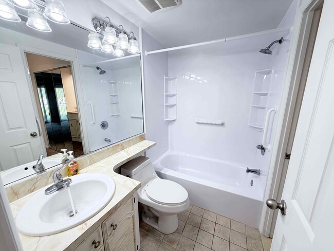 Building Photo - 2BR MORGANDALE CONDO AVAIL. IMMED!!