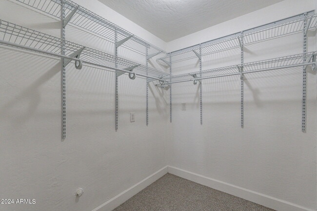 Building Photo - 1320 E Orchid Ln