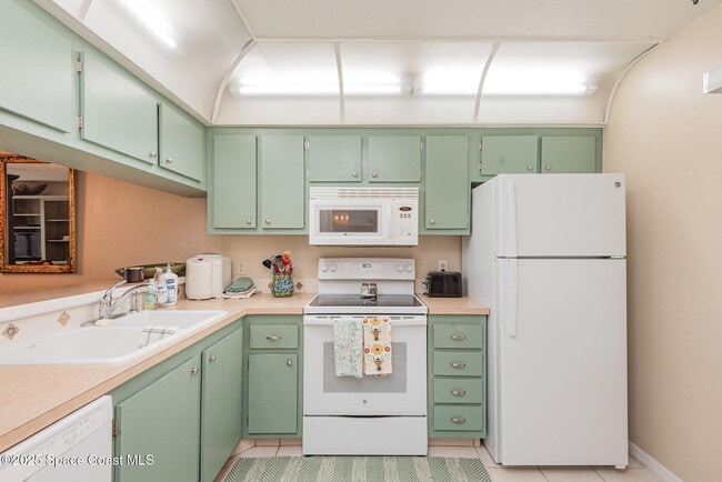Building Photo - 307 La Paloma Ln