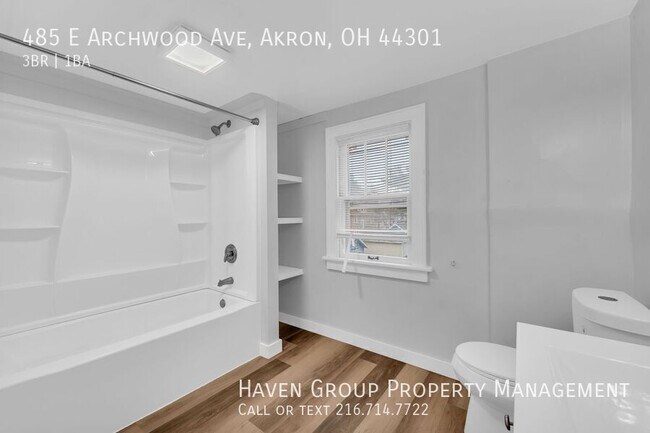 Building Photo - 485 E Archwood Ave