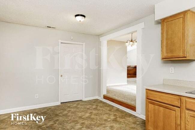 Building Photo - 1050 Ross Ct