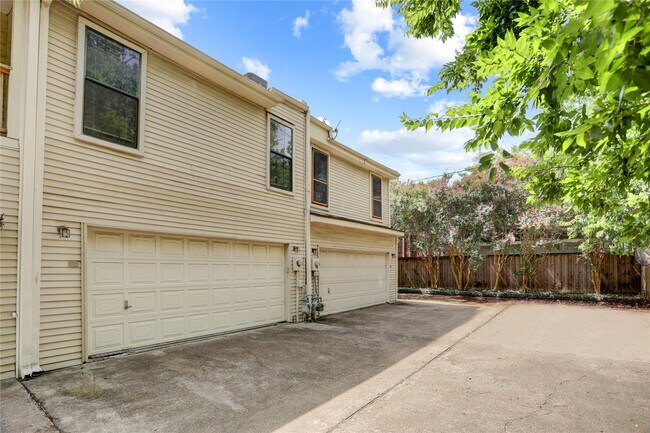 Building Photo - 6723 Belmont St