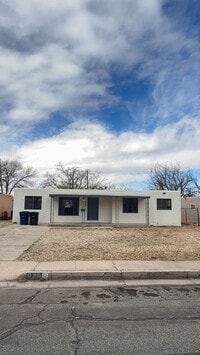 Building Photo - Centrally located in the NE Heights 4 bedroom, 1 3/4 Bath 1900 square feet.