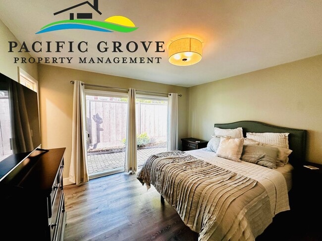 Building Photo - Charming Fully Furnished Updated Two-Bedroom in Pacific Grove!