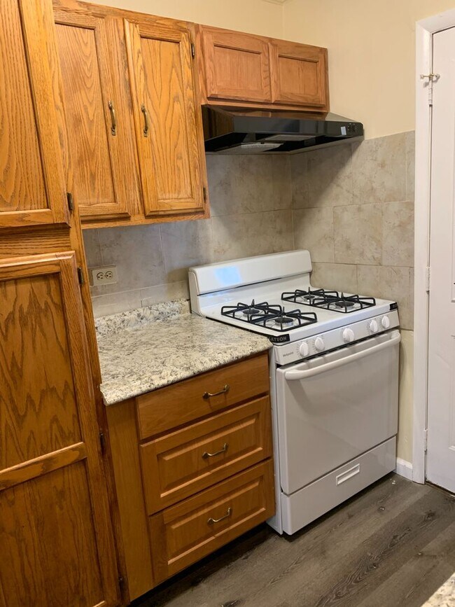 Building Photo - 2 Bedroom apartment for Rent - Poughkeepsie