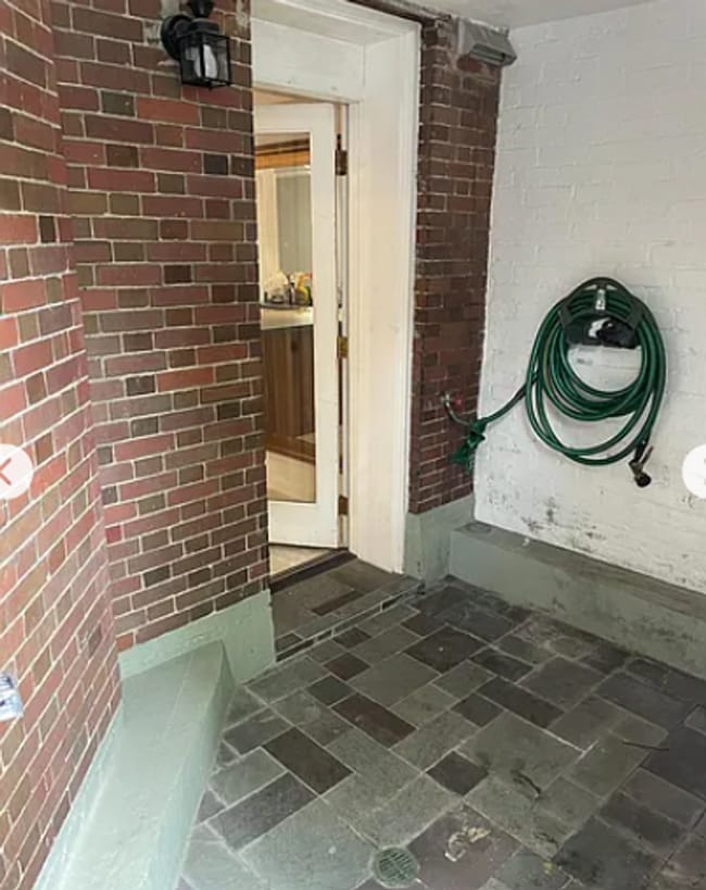Building Photo - Spacious Adams Morgan Gem with Gas FP