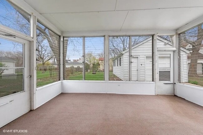 Building Photo - 540 S Evergreen Ave