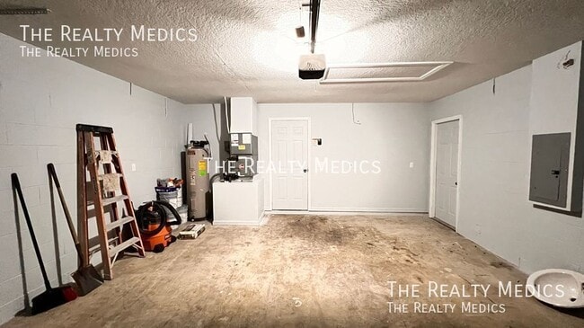 Building Photo - 116 S Normandale Ave