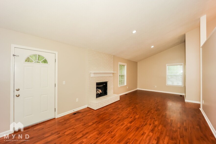 Building Photo - 70 Briarwood Ct