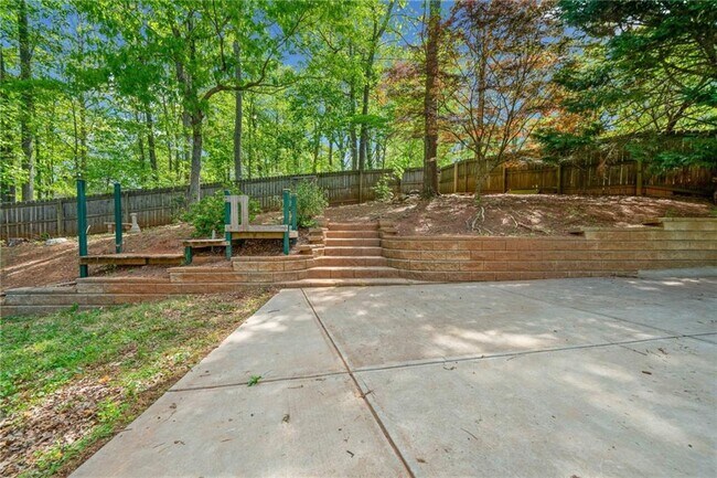 Building Photo - 3338 Hackmatack Dr NW