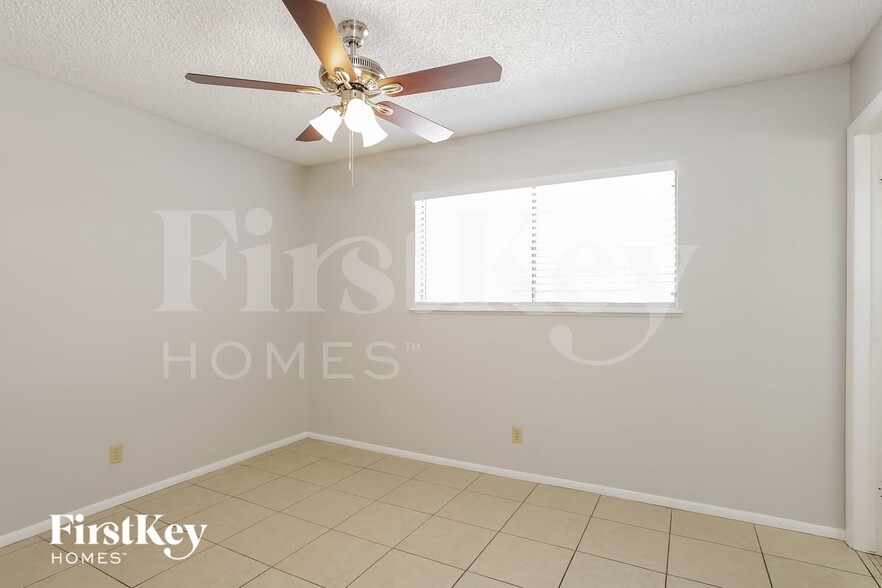 Building Photo - 2552 Masters Cir