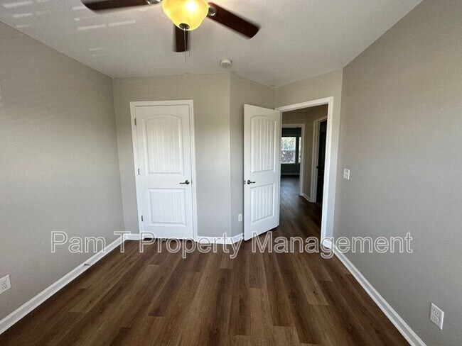 Building Photo - 106 Sonata Cir