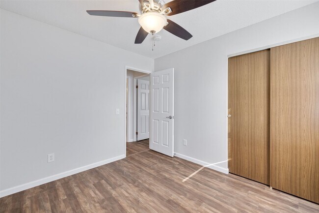 Building Photo - 4649 McIlroy Dr
