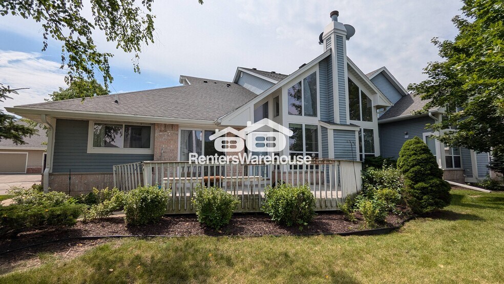 Primary Photo - 14303 Waterford Square Dr