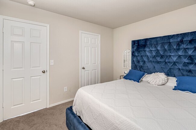 Building Photo - 9921 Spg Crk Rd