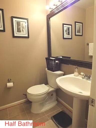 Half bath - 11809 Rockaway Ln